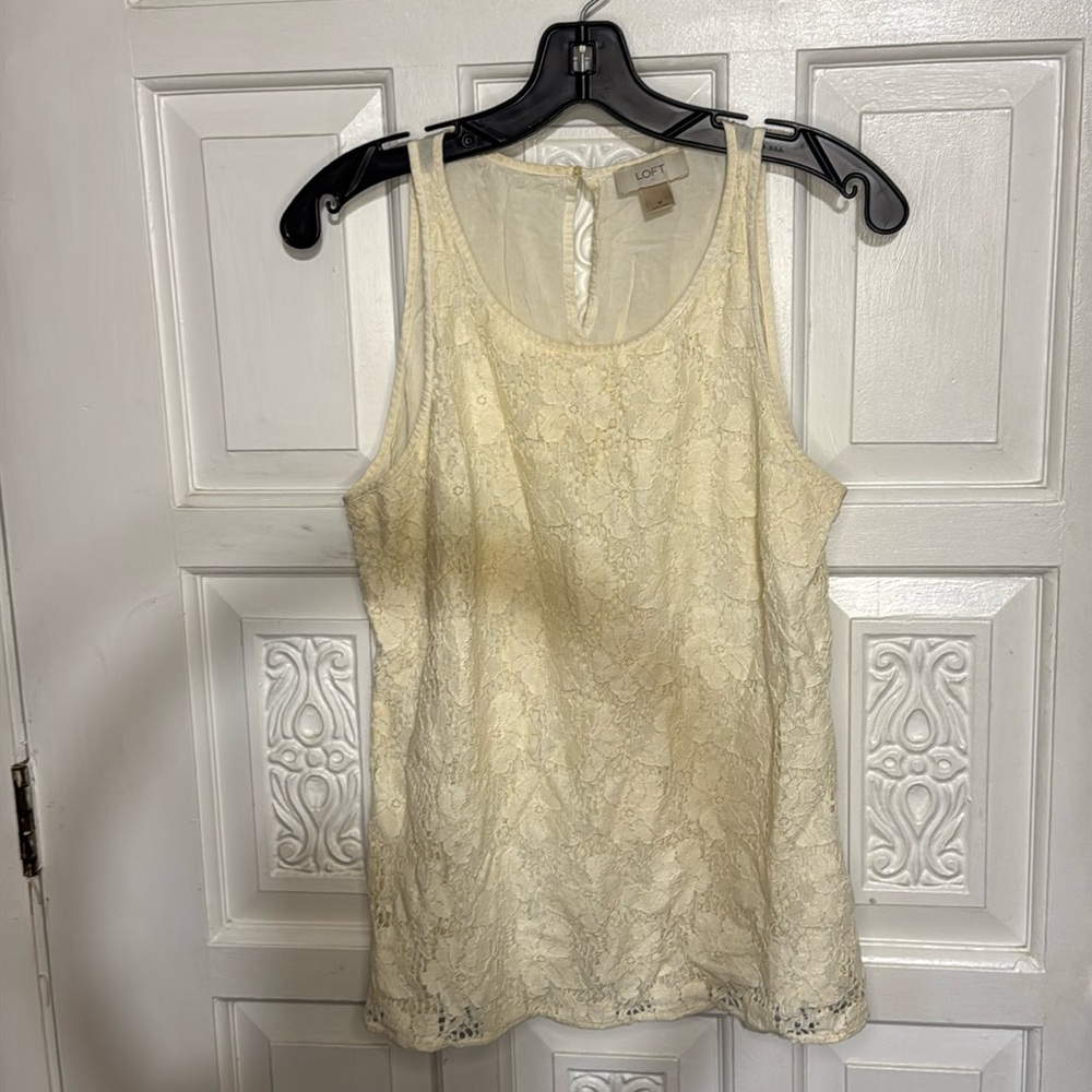 Loft Lace Cream/White Lined Peep Hole Back Tank top Size Medium